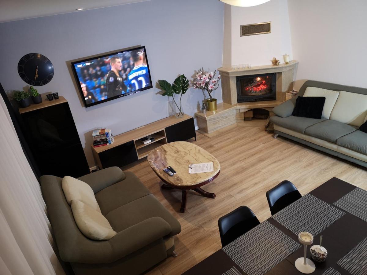 Red Rose Apartament -Parking -Taras- Faktura Vat Kielce Kültér fotó