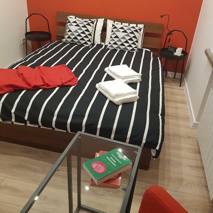 Red Rose Apartament -Parking -Taras- Faktura Vat Kielce Kültér fotó