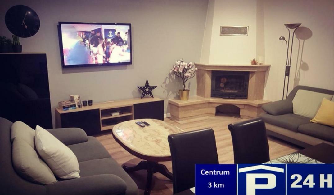 Red Rose Apartament -Parking -Taras- Faktura Vat Kielce Kültér fotó